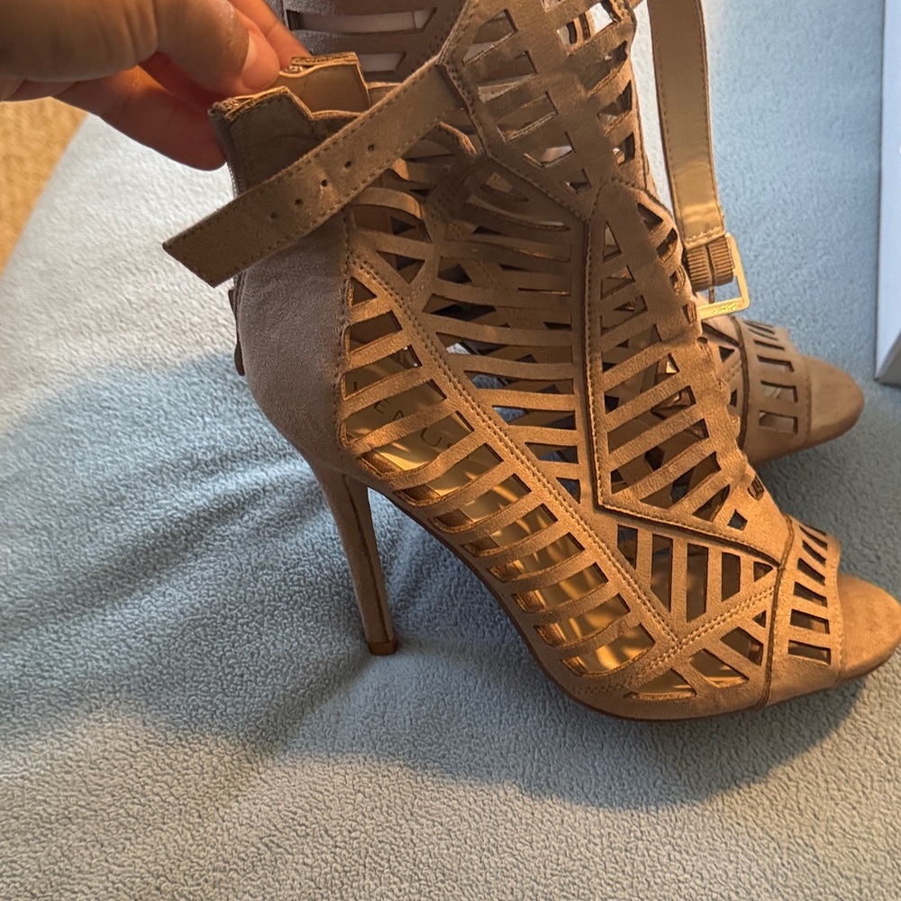 Elegant Tan Cutout High Heels - Picture 2 of 3